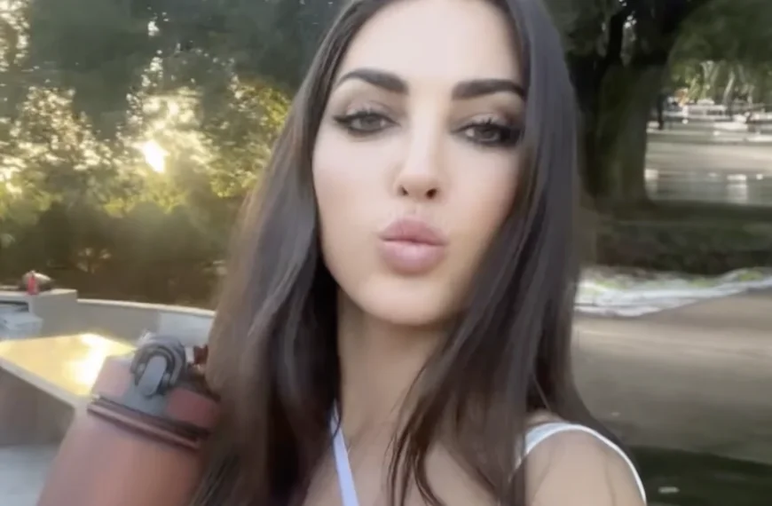 OEPS: Yolanthe Cabau in lingerie gespot met bekende Nederlandse rapper