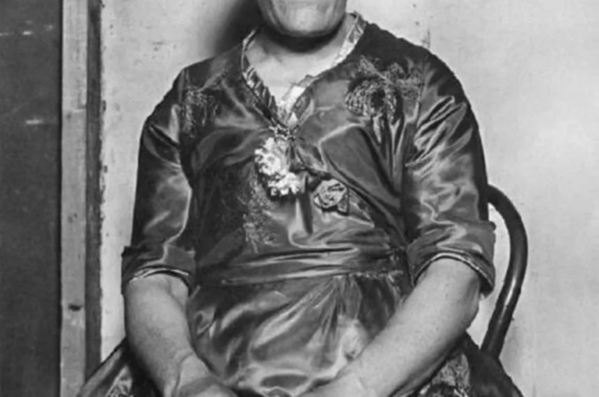 Onderzoek deze foto zorgvuldig. Een koude rilling overviel me toen ik ernaar keek