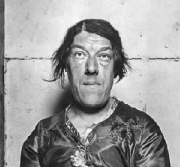 Onderzoek deze foto zorgvuldig. Een koude rilling overviel me toen ik ernaar keek