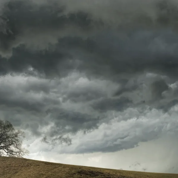 Weerdiensten waarschuwen: In deze provincie gaat het morgen keihard stormen