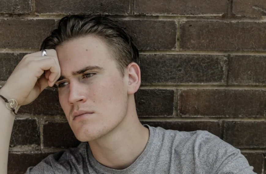 Man totaal genegeerd bij trio met zijn eigen vrouw: &ldquo;Ze gingen los als konijnen!&rdquo;