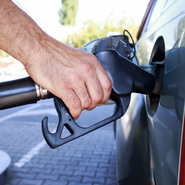 Maandag ENORME prijsstijgingen aan de pomp