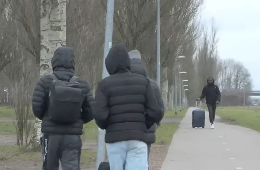 Nederlanders uit woningen gezet, moeten plaatsmaken voor statushouders