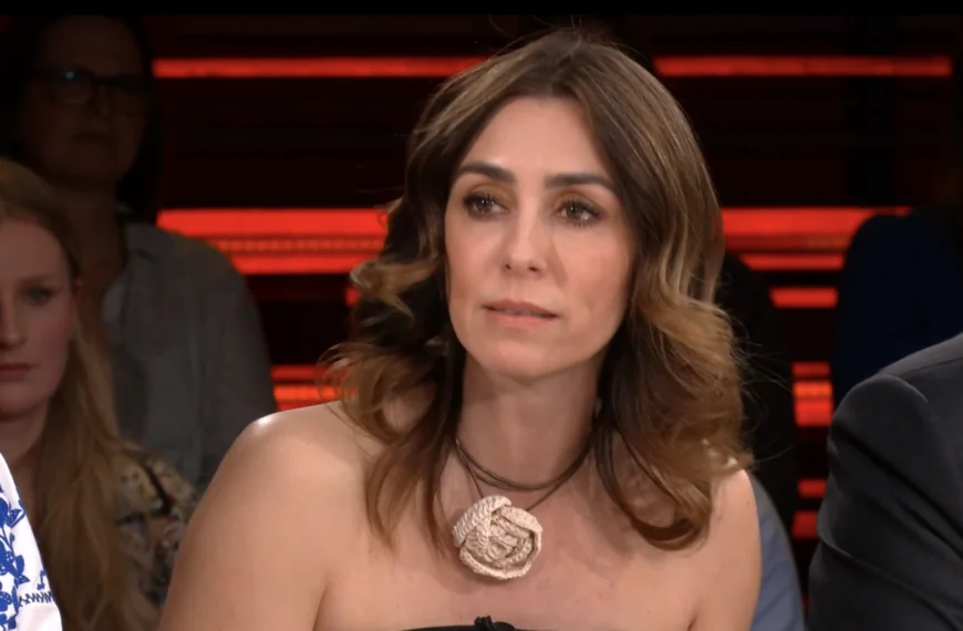 Kim Van Oncen deelt verontrustend verhaal: &ldquo;Brandweer moest raam inslaan om kind te redden&rdquo;