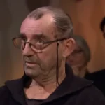 Mr. Frank Visser-kijker herkent man in het publiek en dat blijkt een hele bekende