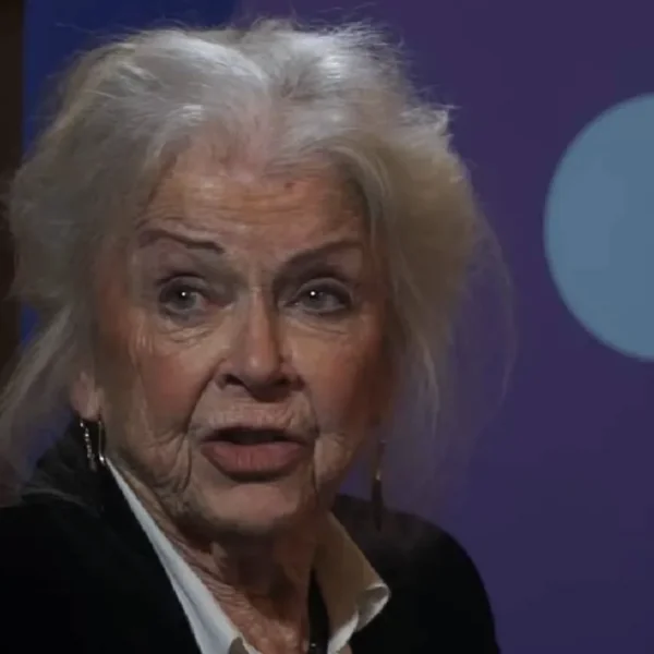 Hartverscheurend: Vrienden en familie nemen afscheid van Sonja Barend