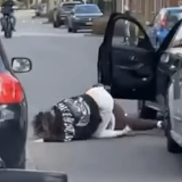 Verkeersruzie in Helmond loopt uit de hand: &acute;Vrouwen rollen knokkend over straat&acute;