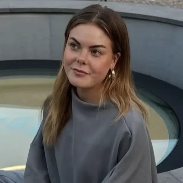 Nietsverhullende outfit Eloise zorgt voor grote ophef