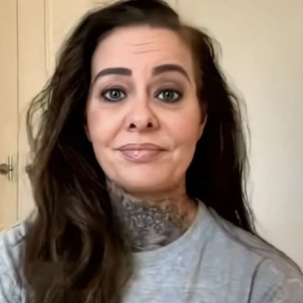 Wendy van Hout krijgt harde klap in zangcarri&egrave;re en is er kapot van