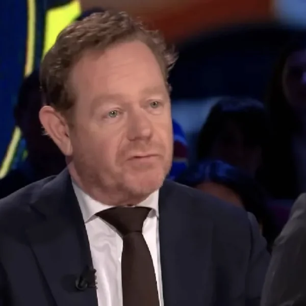 Minister roept hele bevolking op: Haal NU een noodpakket