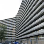 Twee kinderen (16 en (14) kort na elkaar van flat in Capelle gesprongen