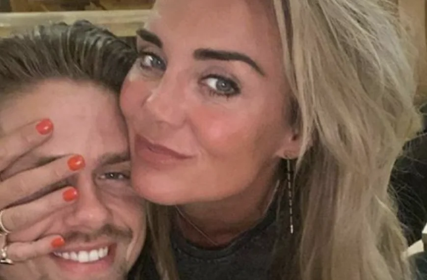 Bikinifoto van Monique Westenberg zorgt voor spijt bij Andr&eacute; Hazes